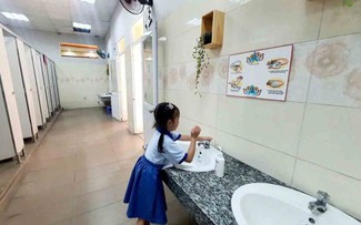 Nhà vệ sinh trường học: Chuyện tưởng nhỏ mà không nhỏ