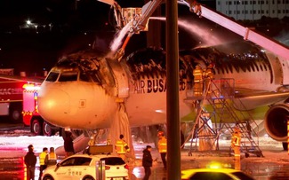 Điều gì xảy ra khi pin máy tính, điện thoại… trên máy bay bốc khói và cháy?