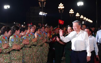 Tổng Bí thư Tô Lâm dự cầu truyền hình chính luận nghệ thuật Dưới cờ vinh quang