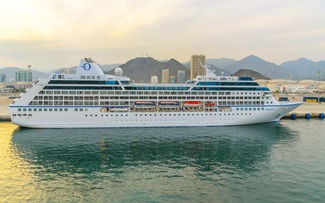 Du thuyền hạng sang bất ngờ 'chỉ dành cho người lớn'