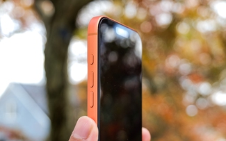 Miếng dán màn hình iPhone đang bị thổi phồng công dụng