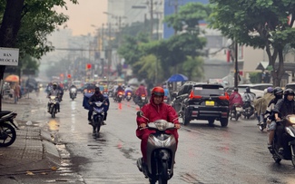 Sáng nay, thời tiết TP.HCM có mưa trái mùa