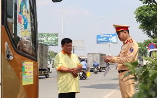 Lùi xe khi đi 'lố' đường rẽ: Phạt cao nhất 40 triệu đồng?