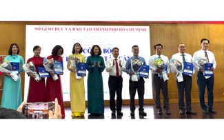TP.HCM: Phó chủ tịch phường làm hiệu phó trường THPT