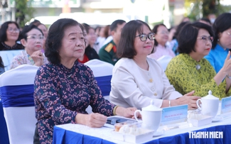 Nguyên Phó chủ tịch nước Trương Mỹ Hoa dự lễ phát động phong trào phụ nữ TP.HCM