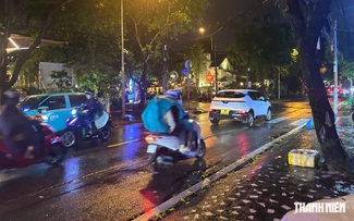 Mưa gió, sấm sét đùng đùng: Đeo nhẫn, dây chuyền có dễ bị sét đánh? Mưa gió, sấm sét đùng đùng: Đeo nhẫn, dây chuyền có dễ bị sét đánh?