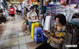Hộ kinh doanh 'đứng tên' vay vốn coi chừng bị tạm hoãn xuất cảnh