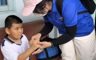 Nâng bước vào đời cho các em