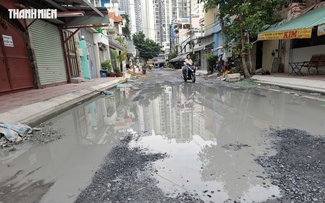 Thi công quá lâu, người dân đi lại khó khăn