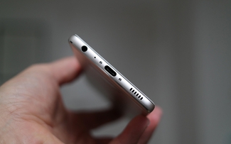 Vì sao smartphone nên có thêm cổng USB-C thứ hai?
