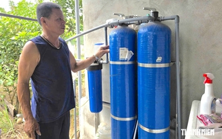 Nghệ An: Đường ống nằm trước nhà, người dân vẫn… khát nước sạch