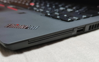 Cổng SC bí ẩn trên laptop có tác dụng gì?