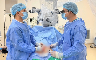 Hiếm muộn do biến chứng quai bị, người đàn ông đón con đầu lòng sau 6 năm