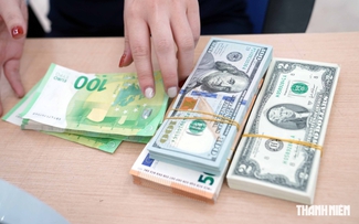 Giá USD hôm nay 27.10.2026: Ngân hàng bật tăng, đô la tự do đi ngang