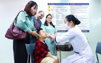VNVC ra mắt và triển khai vắc xin cúm công nghệ mới dạng xịt