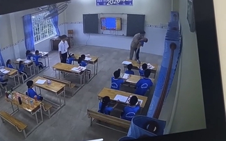 Thầy giáo nước ngoài dùng bạo lực với học sinh lớp 2 ở Cần Thơ Thầy giáo nước ngoài dùng bạo lực với học sinh lớp 2 ở Cần Thơ