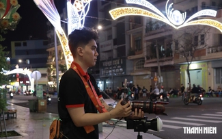 'Độc lạ Bình Dương': Đứng ở công viên chụp ảnh dạo, khách 'trả bao nhiêu cũng được' 'Độc lạ Bình Dương': Đứng ở công viên chụp ảnh dạo, khách 'trả bao nhiêu cũng được'