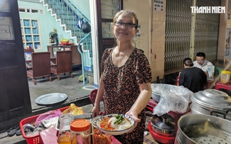 Đọc báo rồi tự học làm bánh giò, người phụ nữ Quy Nhơn từng bán 200 chiếc mỗi ngày