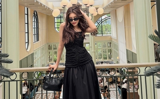 Diện cả sắc đen quyền lực mà không hề nhàm chán