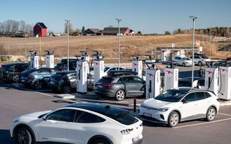 Người mua xe điện trên thế giới được hỗ trợ như thế nào?