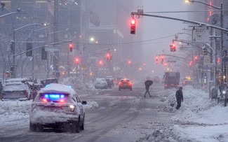 New York 'biến mất' sau cơn bão tuyết lịch sử