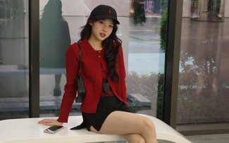 Chiếm trọn ánh nhìn với bản phối cùng giày đỏ quyền năng