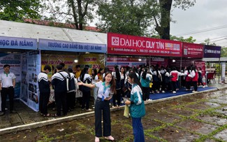 Học sinh Quảng Trị tìm cơ hội học tập tại Chương trình Tư vấn mùa thi