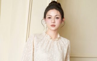 Bản phối váy dài và áo cách điệu tôn nét tiểu thư