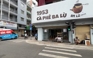 Cà phê vợt Ba Lù hơn 70 năm ở Chợ Lớn: Vì sao bỗng có thêm tiệm mới?