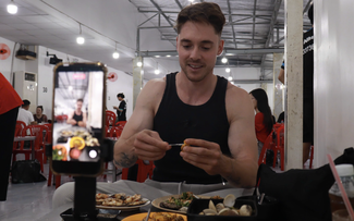 Chuyện anh Tây mê ẩm thực bình dân ở TP.HCM