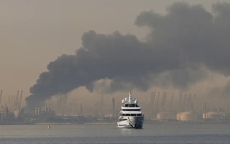 Du khách kể chuyện 'không thể nào quên' khi mắc kẹt ở Dubai vì bom đạn