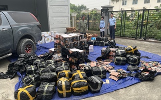 Bắt giữ hàng tấn lạp xưởng, chả mực, phi lê gà... không rõ nguồn gốc