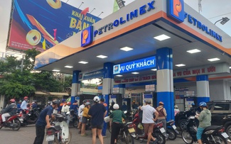 Gia Lai: Petrolimex dừng bán xăng dầu qua can, phuy khi lượng mua tăng đột biến