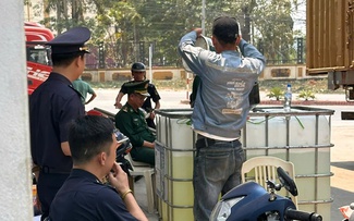 Công an tỉnh Quảng Trị bắt xe tải gia cố gầm chở dầu diesel qua biên giới