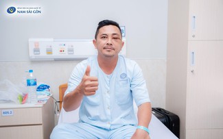 4 giờ nghẹt thở dưới kính vi phẫu giải cứu đôi mắt bị khối u chèn ép