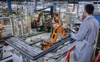 Trí tuệ nhân tạo 'vận hành ngược' tại các nhà máy AI