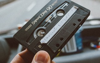 Sau hàng chục năm biến mất, băng cassette bất ngờ quay lại