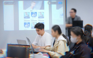 Sau giờ làm, nhiều người trẻ ở TP.HCM không về nhà vì sao?