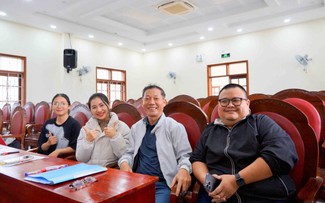 'Tân sinh viên U.60' dùng âm nhạc xoa dịu trẻ khuyết tật