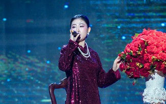 Cô gái gây chú ý khi làm mới ‘Nỗi buồn gác trọ’ là ai?