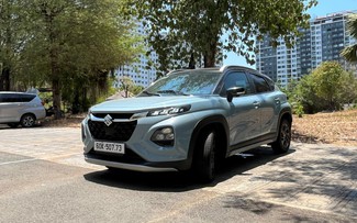Vì sao xe hybrid 'sợ' trời nóng?