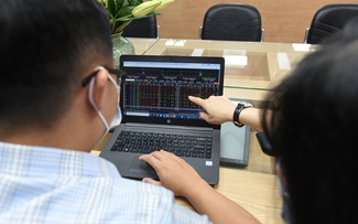 Một cá nhân bị xử phạt gần nửa tỉ đồng do bán chui cổ phiếu