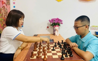 Cờ vua thành 'hot trend' mùa hè: Nhiều trung tâm săn đón để trẻ rèn trí não