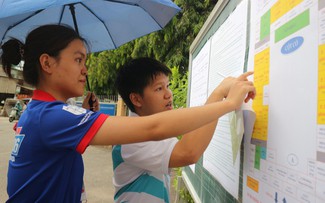 Không còn cảnh chen chúc xem phòng thi, thí sinh được hỗ trợ cách này...