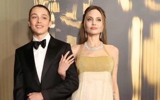 Hành trình lớn lên của cặp song sinh nhà Brad Pitt và Angelina Jolie