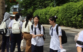 Thí sinh TP.HCM bất ngờ, 'đề văn tốt nghiệp lệch tủ, lệch méo xẹo'