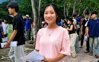 Nữ sinh người Mông vượt 60 km thi tốt nghiệp THPT được ăn ở miễn phí