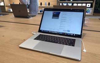 Vì sao MacBook vẫn nói không với màn hình cảm ứng?