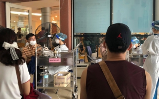 Vaccine do AI thiết kế lần đầu vượt qua thử nghiệm trên người