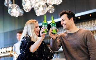 Carlsberg Smooth nâng tầm cuộc vui bằng vị bia êm mượt